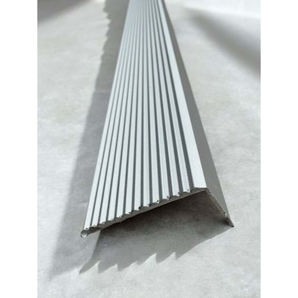 L PROFİL 40*20 TIRTIKLI GÜMÜŞ